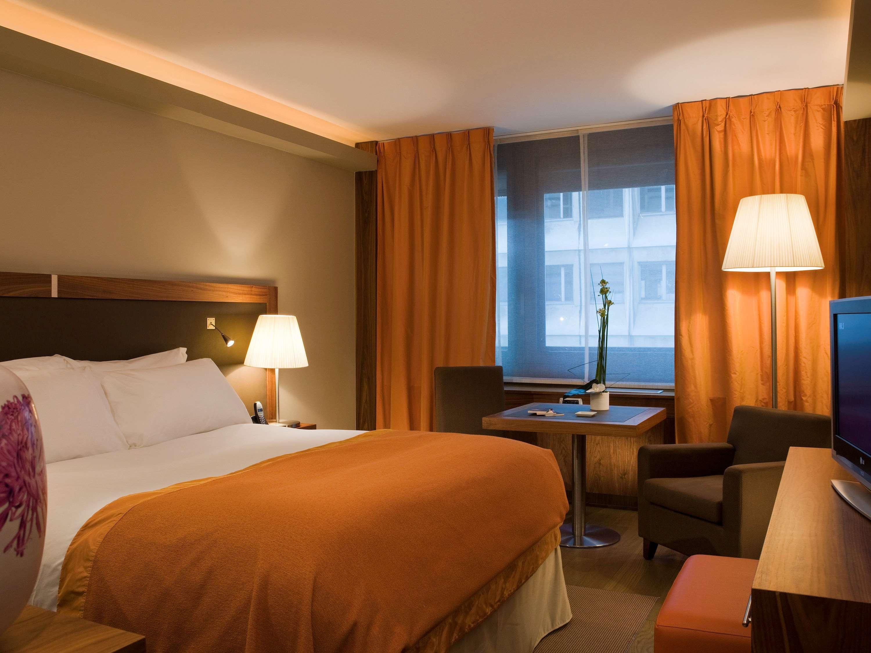Hotel Sofitel Lyon Bellecour Esterno foto A room at the hotel