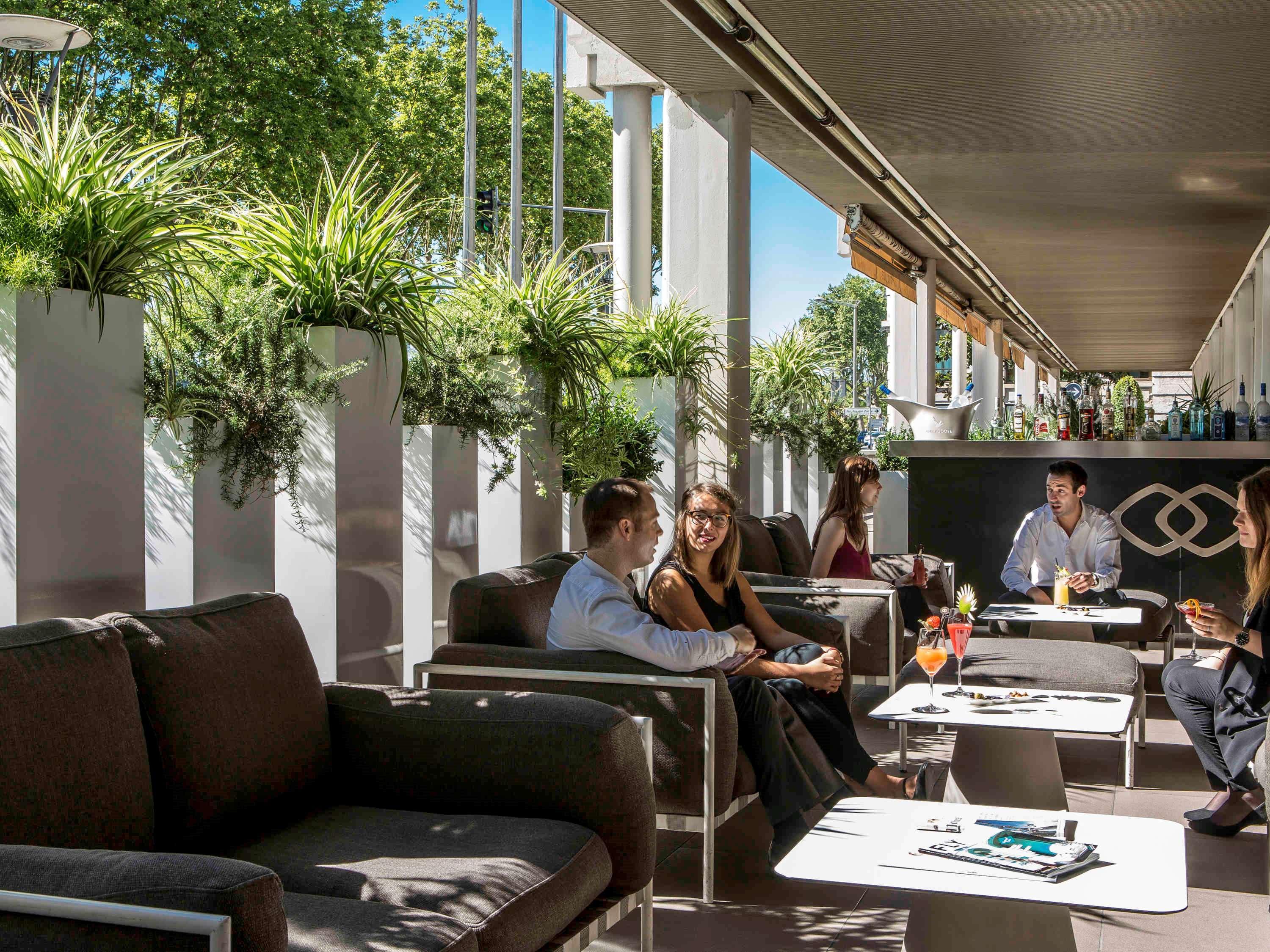 Hotel Sofitel Lyon Bellecour Esterno foto The lounge at the airport