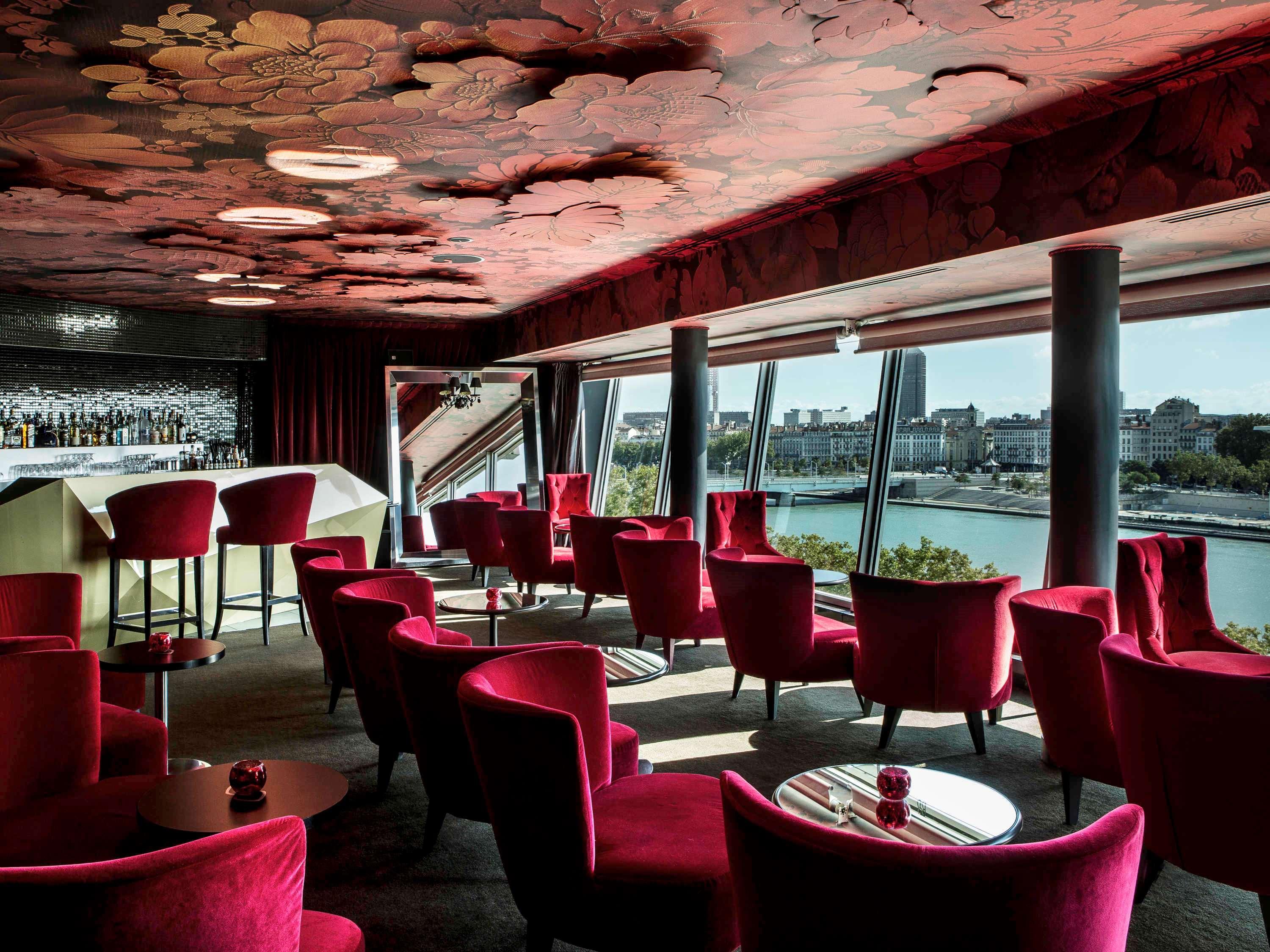 Hotel Sofitel Lyon Bellecour Esterno foto The bar at the 101 bar