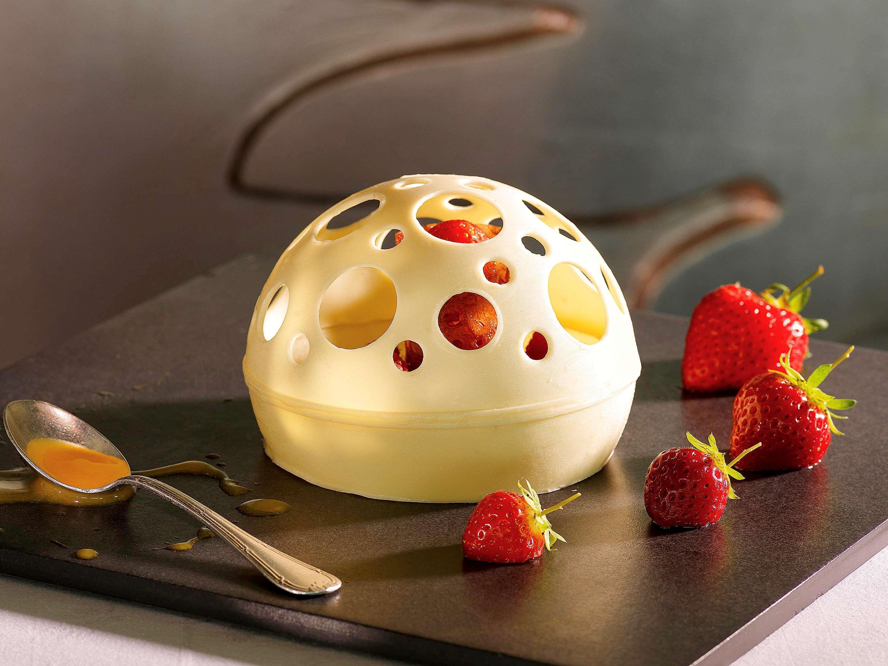 Hotel Sofitel Lyon Bellecour Esterno foto A strawberry bell