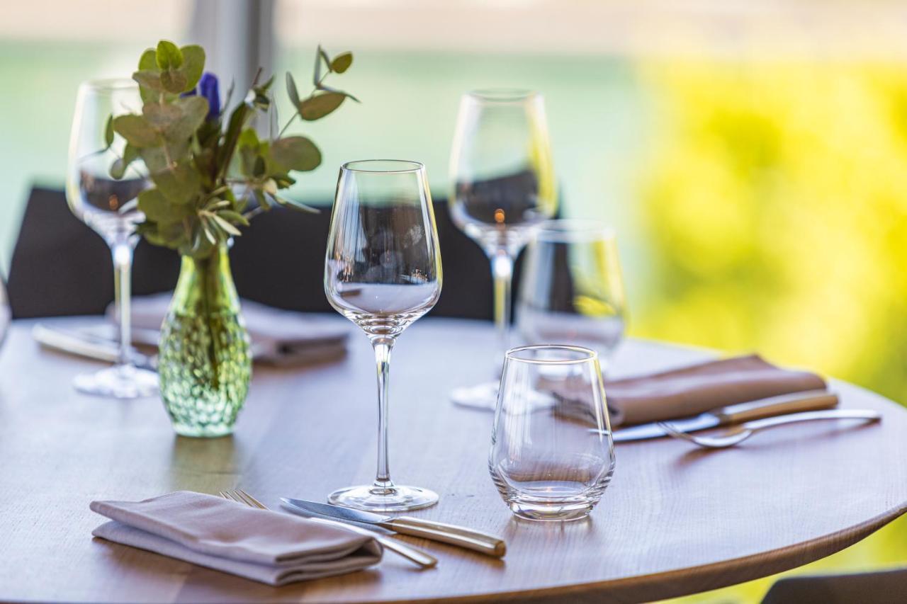 Hotel Sofitel Lyon Bellecour Esterno foto Wine glasses