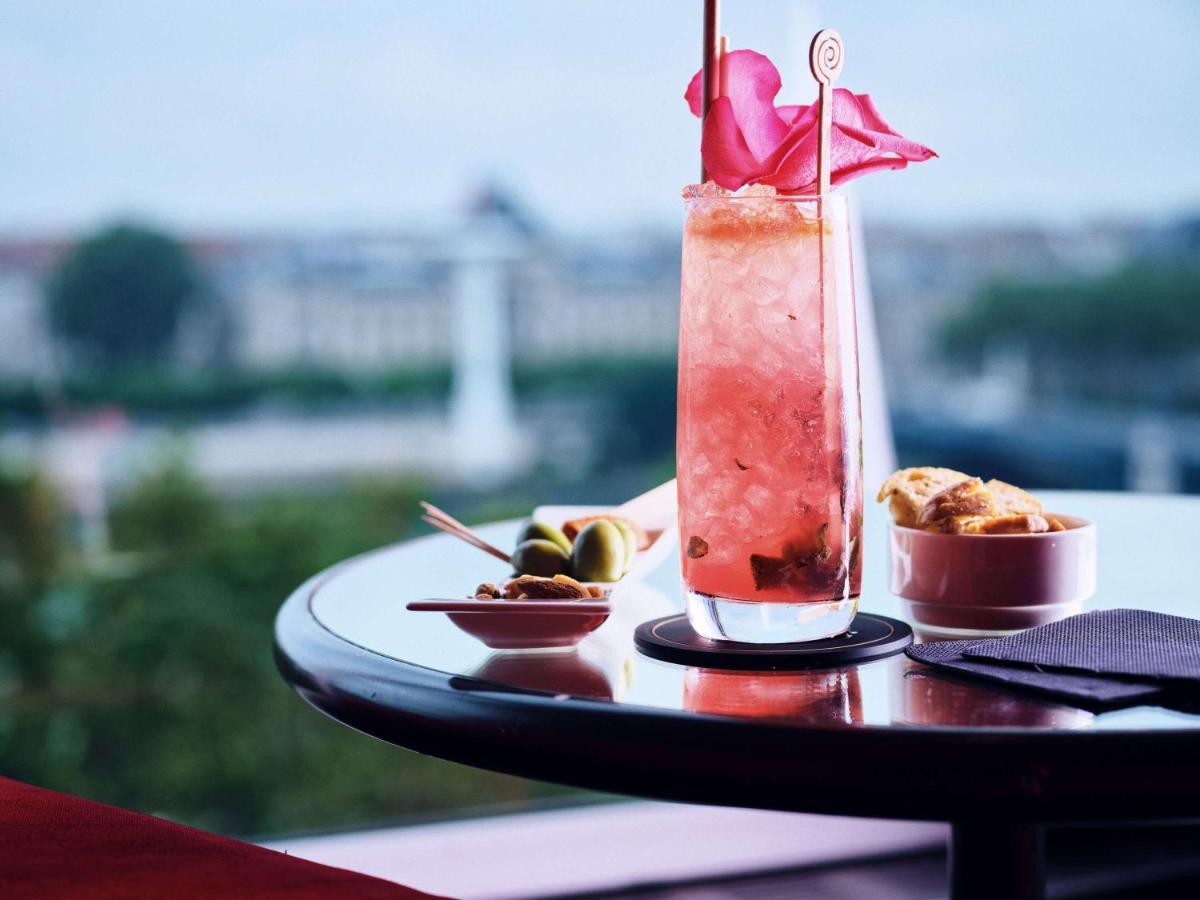 Hotel Sofitel Lyon Bellecour Esterno foto A French 75