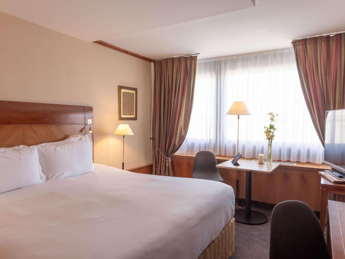 Hotel Sofitel Lyon Bellecour Esterno foto A room at the hotel