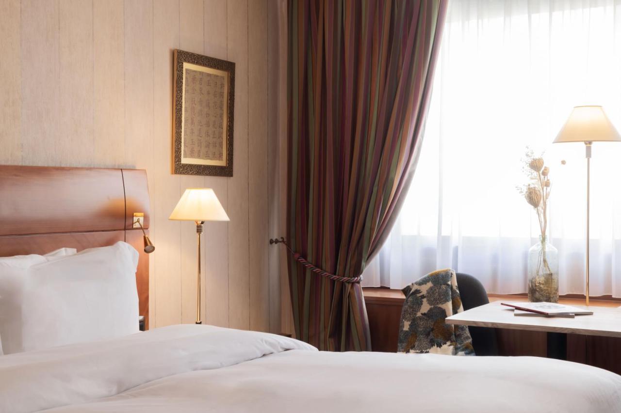 Hotel Sofitel Lyon Bellecour Esterno foto A room at the hotel