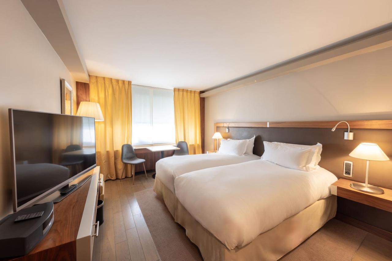 Hotel Sofitel Lyon Bellecour Esterno foto A room at the hotel
