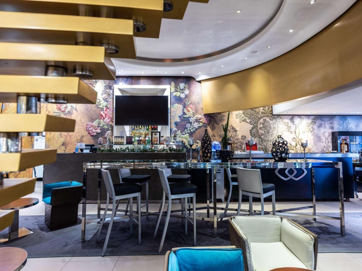 Hotel Sofitel Lyon Bellecour Esterno foto The bar at the lounge