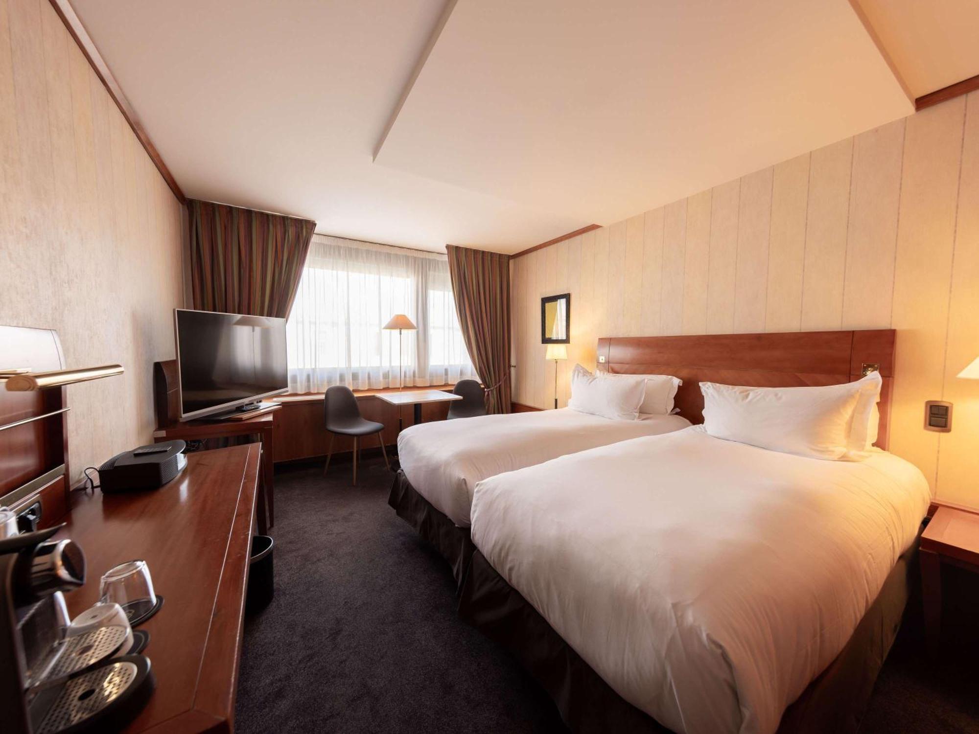 Hotel Sofitel Lyon Bellecour Esterno foto A room at the hotel