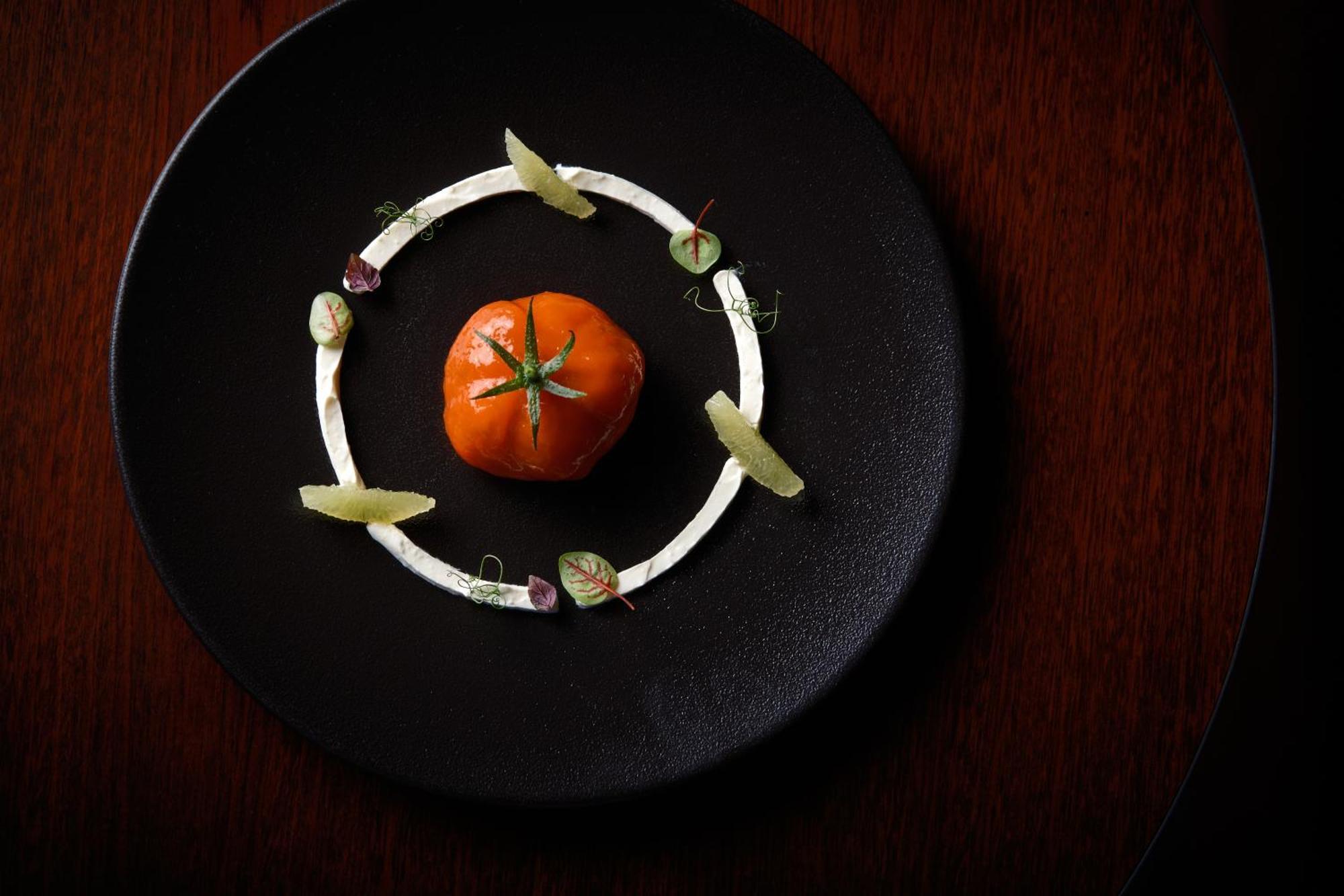 Hotel Sofitel Lyon Bellecour Esterno foto A tomato prepared for serving